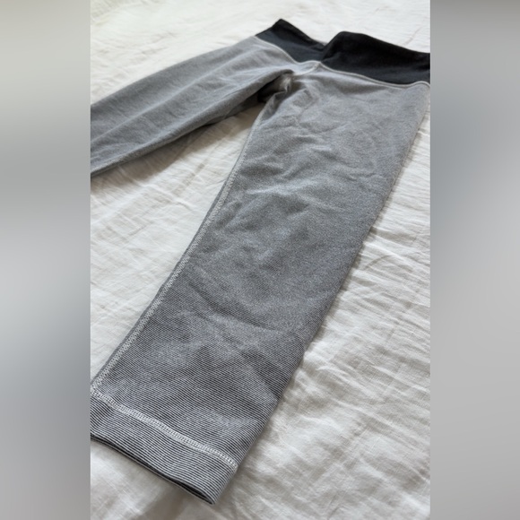 Lululemon Athletica Gray Crop Leggings Soft Comfortable Fit - Picture 3 of 5